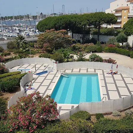 Studio-2 Personnes-residence Le Pharo, Vue Piscine Port